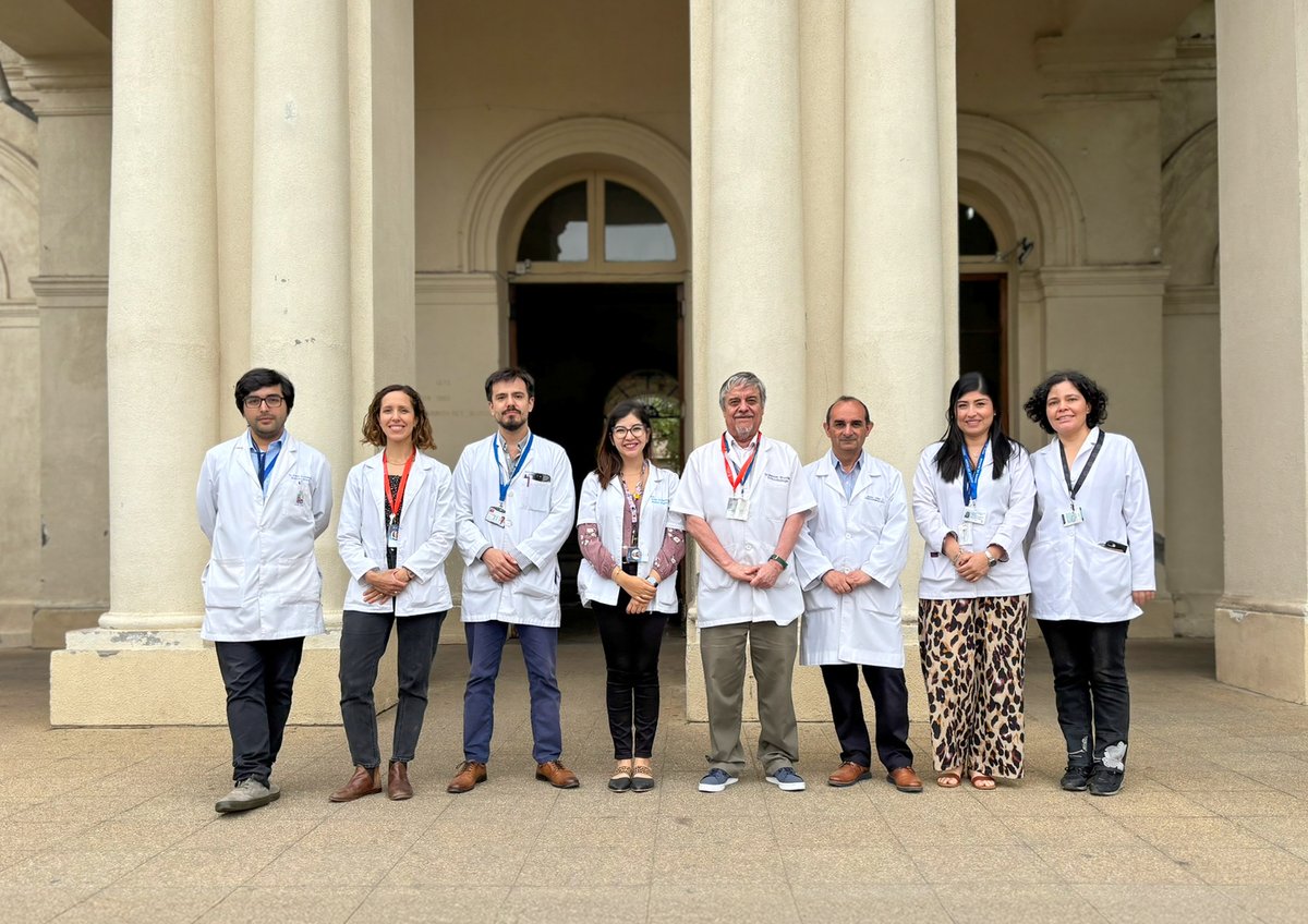 GeneproDX's tweet photo. 🎉 ¡Gran noticia! Junto al equipo de endocrinología del @hsalvadorcl liderado por el Dr. Nelson Wohllk, hemos logrado que el test ThyroidPrint® esté disponible para sus pacientes. Un avance en salud chilena que reduce cirugías y mejora vidas. https://t.co/IsiihIQS40
