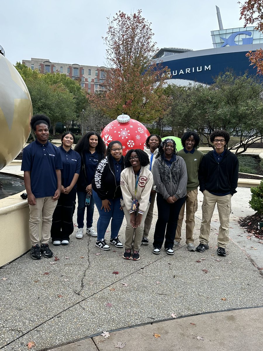 ProjectENGAGES's tweet image. Last week, #ProjectENGAGES students explored the Georgia Aquarium with an exclusive Behind the Seas tour! They dove into the science &amp;amp; teamwork behind the exhibits and connected with marine life in new ways. Thanks, @GeorgiaAquarium! #STEM #ScienceEducation #Atlanta