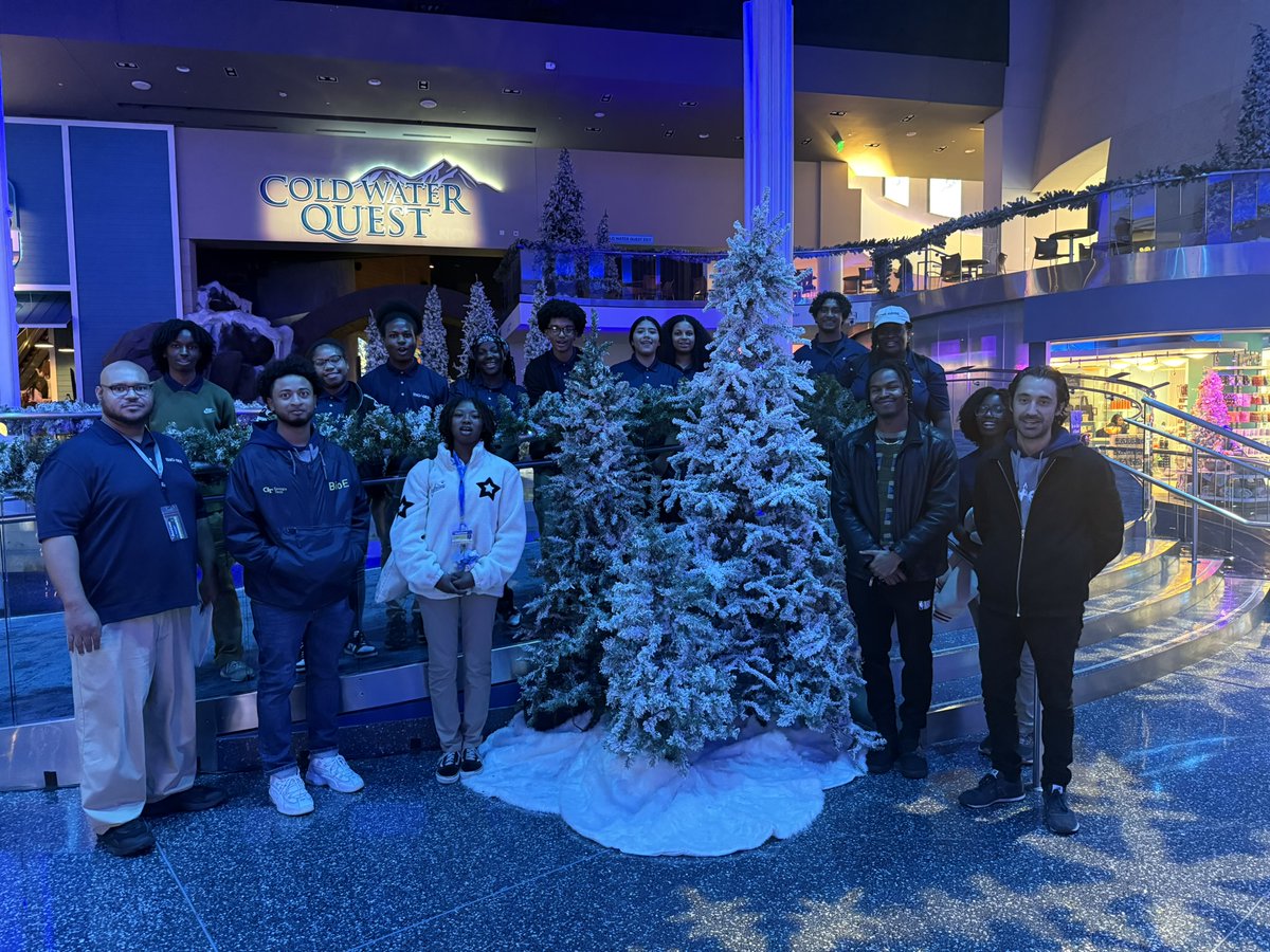 ProjectENGAGES's tweet image. Last week, #ProjectENGAGES students explored the Georgia Aquarium with an exclusive Behind the Seas tour! They dove into the science &amp;amp; teamwork behind the exhibits and connected with marine life in new ways. Thanks, @GeorgiaAquarium! #STEM #ScienceEducation #Atlanta