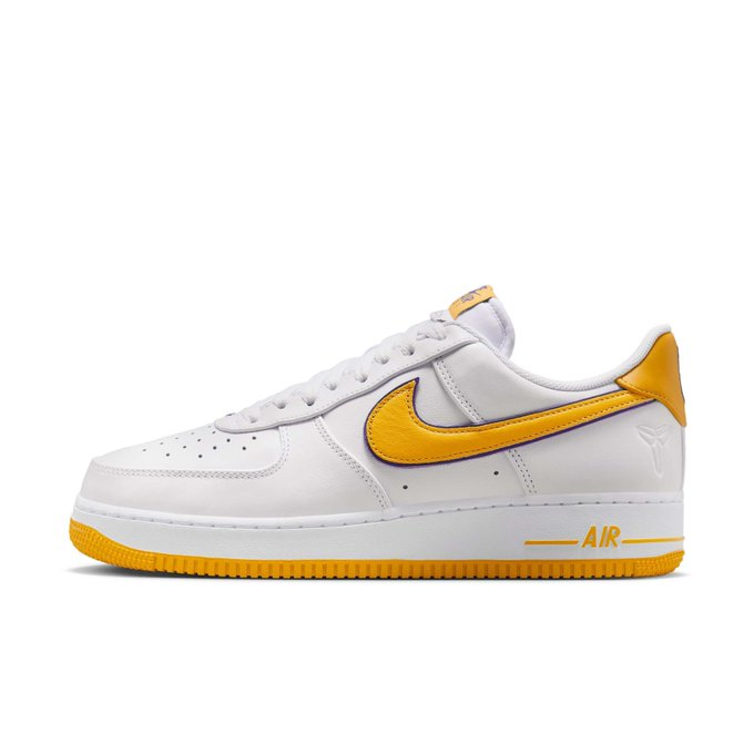 sneakerhuddle's tweet photo. OFFICIAL IMAGES ⚡️
Kobe Bryant x Nike Air Force 1 Low https://t.co/jcLAtJpytB