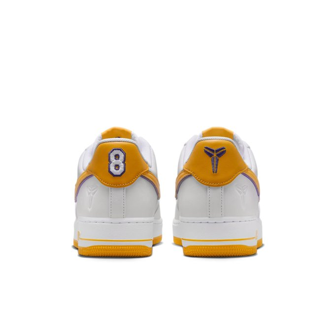 sneakerhuddle's tweet photo. OFFICIAL IMAGES ⚡️
Kobe Bryant x Nike Air Force 1 Low https://t.co/jcLAtJpytB