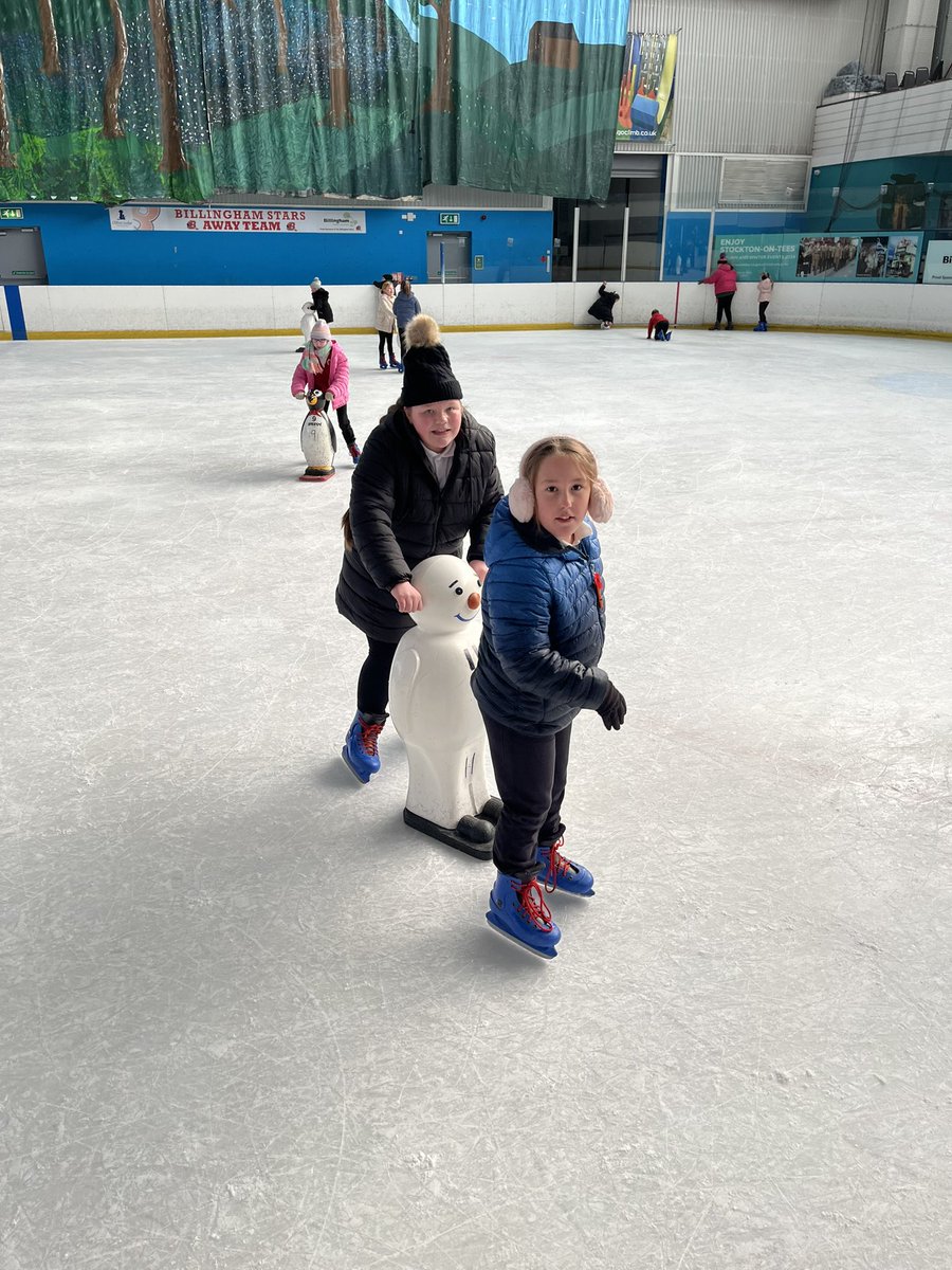Bewleyprim's tweet photo. Fantastic trip to the ice @forumicearena @NorthfieldSSP #BrightProudSuccessful #PEatBewley https://t.co/JiqW1Oy7FX