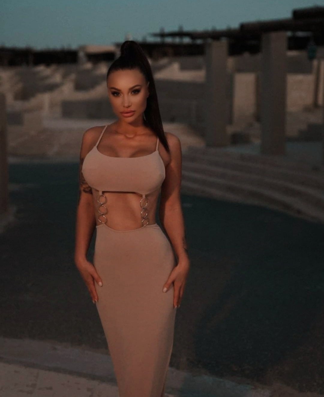 Deusas on X: Monika Fox. t.coXGw6a3VI32  X