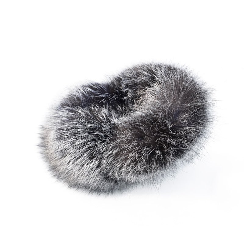 DAYMISFURRY's tweet photo. The most adorable yet luxurious way of propecting ears from the cold with these silver fox fur earmuff. #ootd #fur #accessory #fashionaccessories #earmuff #furearmuff #womenswear #womenfashion #womenstyle #ladyfashion #ladystyle #outfits #outwear #girlsfashion https://t.co/qCAWHTVPie