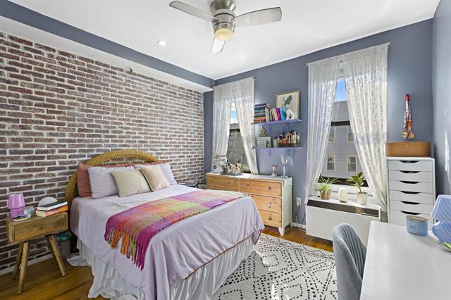 AgentMikeCheck's tweet image. 💥Another Luxury Listing SOLD By MC Luxury Living/Michael Check💥
📍403 Monroe St. #4L, Hoboken, NJ📍
2BR | 1Bth | Private Balcony
✨Congratulations to them both on this exciting milestone! I can’t wait to see how their journey unfolds.✨