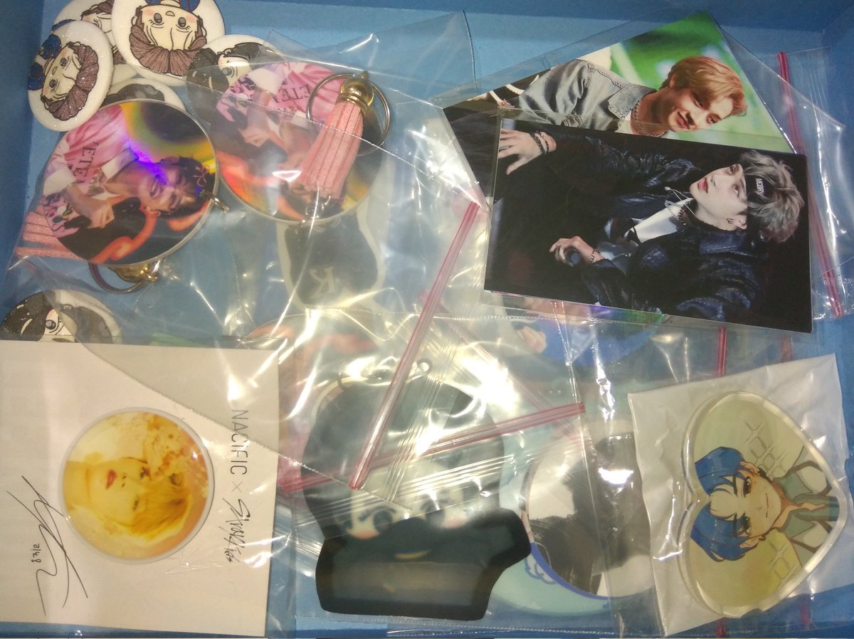 LeeCrispy's tweet image. Fan support by me and my ates @Yenyennnie @HongYeon16
Hi Stays! Come and join us in our mini palabunutan and get a chance to win a keyring, official photocards, official mds and albums. 

Kindly approach us when u see us.

Loc. &amp;amp; time-tba

#dominATE_BULACAN #StrayKids_dominATE