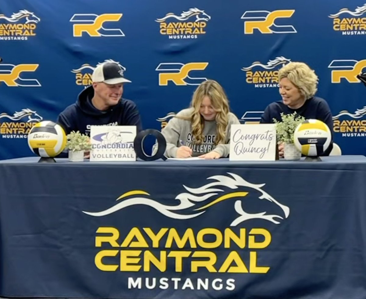 cunevolleyball's tweet photo. SIGNED 🖊️ Welcome to the Bulldog family, Quincy! 💙🏐🐶 https://t.co/r4gJ6e0pwi