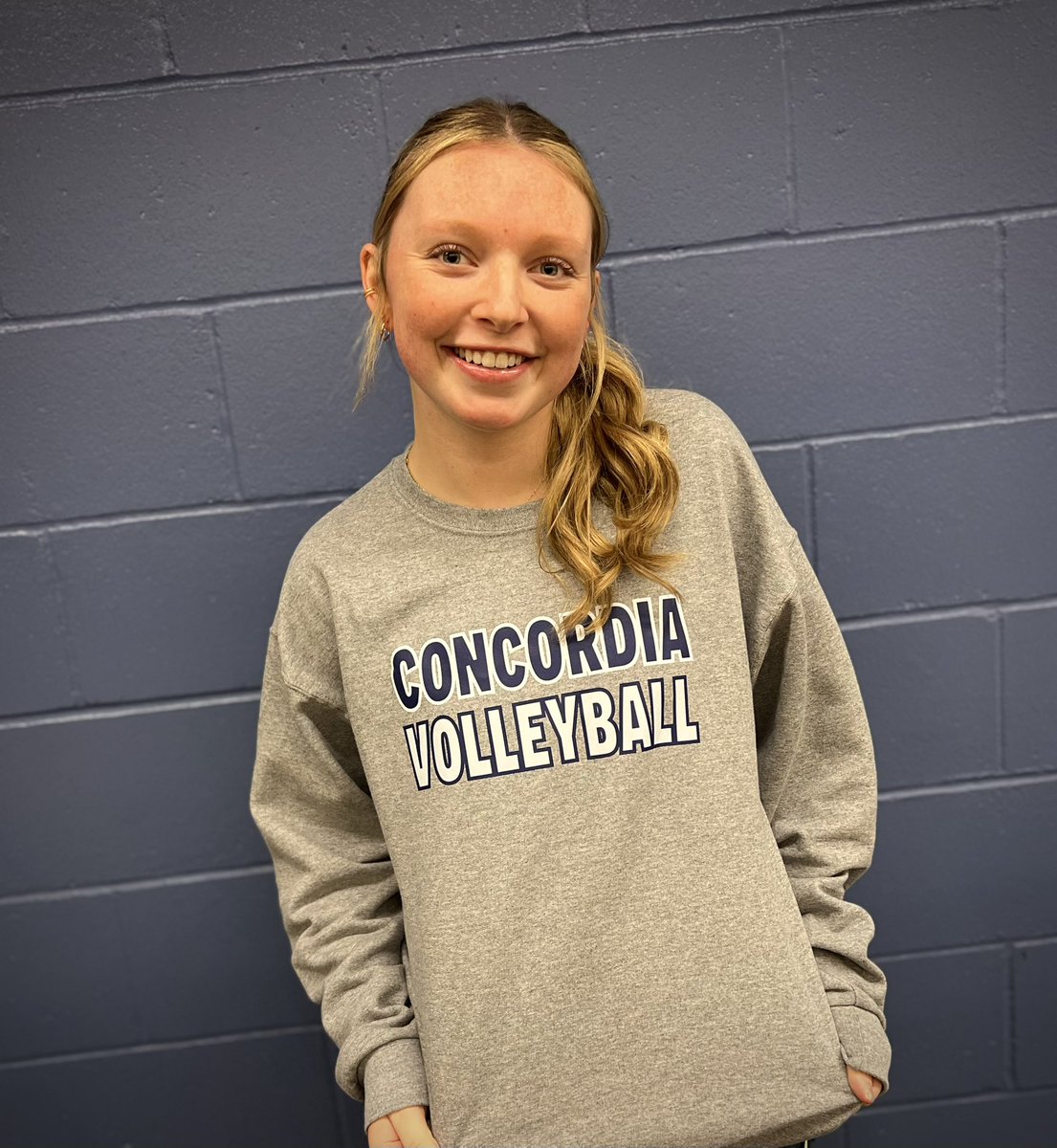 cunevolleyball's tweet photo. SIGNED 🖊️ Welcome to the Bulldog family, Quincy! 💙🏐🐶 https://t.co/r4gJ6e0pwi