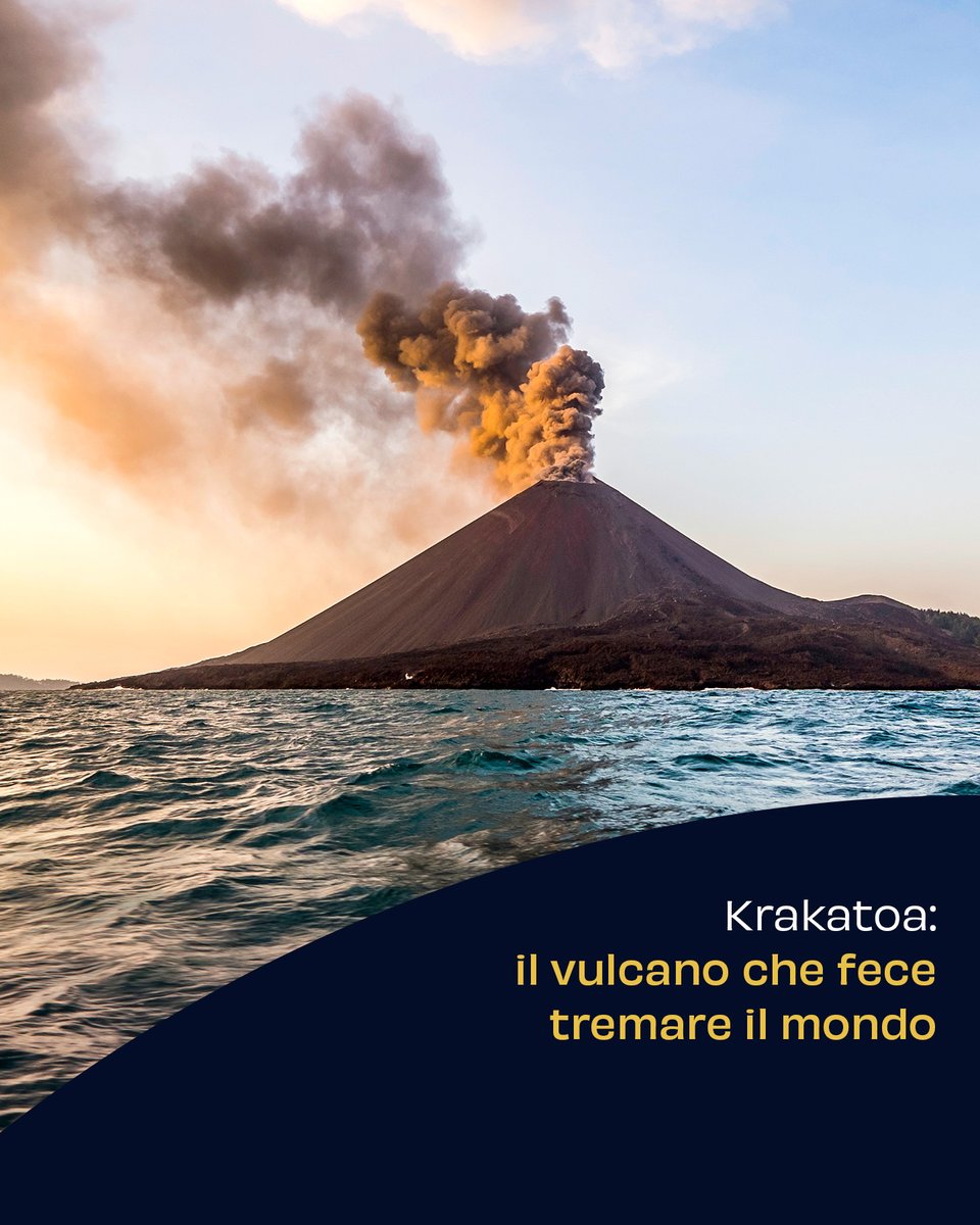 AroundTheBlueIT's tweet photo. Nel 1883, l'eruzione del Krakatoa devastò lo Stretto della Sonda con tsunami alti 40 metri e causando la morte di 36.000 persone. Oggi, l’Anak Krakatau, continua a crescere, monito della potenza della natura. #AroundTheBlue #StrettoDellaSonda https://t.co/9rEalEQi1n