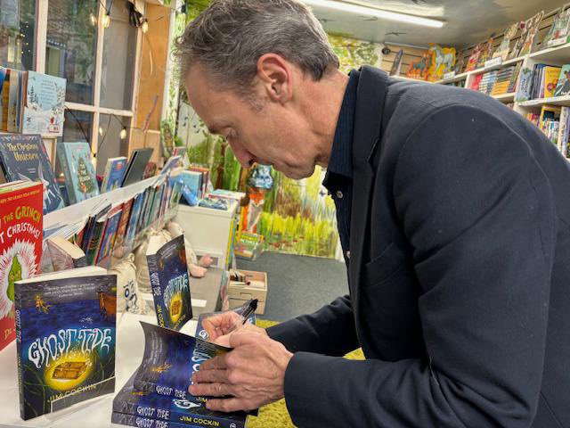 jimcockinauthor's tweet image. Thanks for the invite to the brilliant @woodbridgebks to talk all things Ghost Tide with the book club #goodreads Loved meeting everyone #suffolk