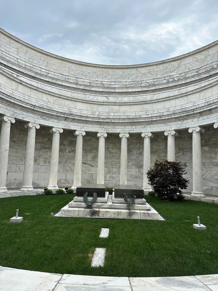 PresidentsVisit's tweet photo. Re-Visiting Warren Harding’s dramatic memorial tomb while in Marion ⚰️🪦 🦅🇺🇸🏛️
Check out the BONUS Episode “How I Spent My Summer of Presidential Travels 2024, Part 1”! 🚙🗺️🛣️🦅🇺🇸🏛️ https://t.co/g6sUYzX87T
#WarrenHarding #Marion #president https://t.co/YyZq0HfzbF