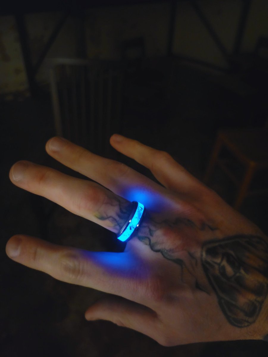 ✨ Glow Up This Holiday! ✨

It's humbling to see folks who have already purchased a ring come back for another. Let's make this moment brighter with super discounted glow rings, available now through Black Friday! 💕

Snag yours: aarongthompson.com/glowrings 🎁