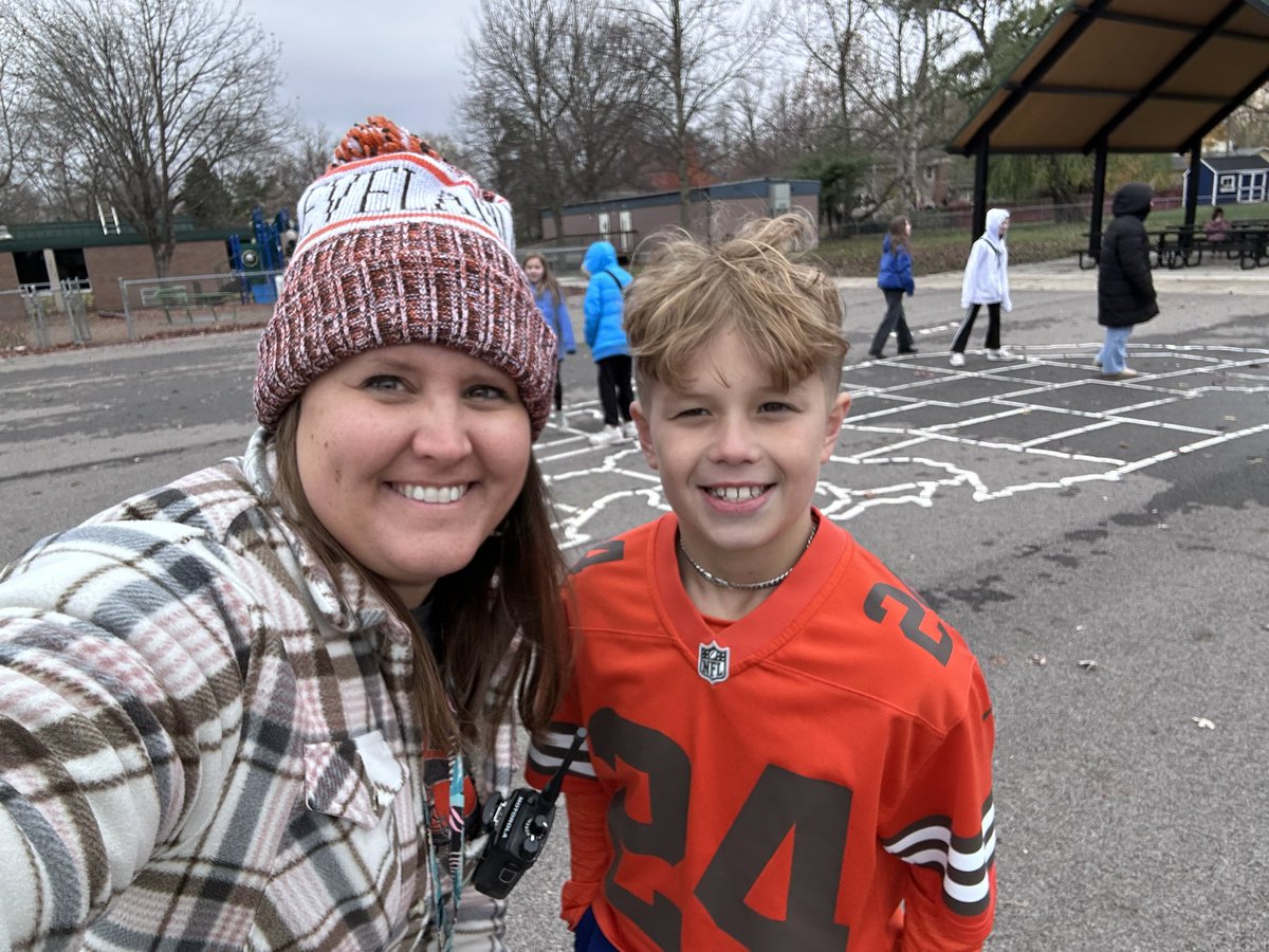 Wearing our gear after a <a href="/Browns/">Cleveland Browns</a> win over <a href="/steelers/">Pittsburgh Steelers</a>! Happy Friday!!! <a href="/BrooksideBcats1/">Brookside Bobcats</a> #itsworthit
