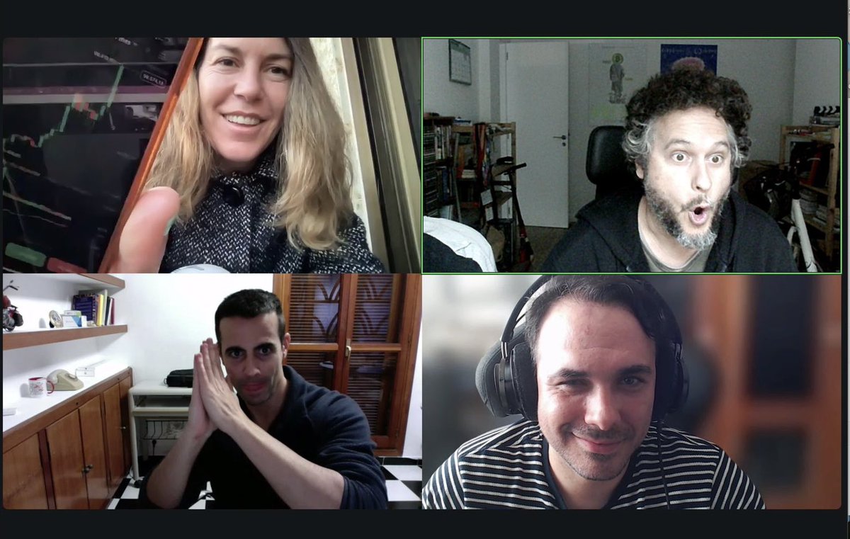 Reunión de trabajo de un documental sobre pseudociencias: 
Directora, Productor, Editor y Diseñador gráfico. 
Uno de los 4 no tiene #bitcoin. 
¿Quién será? 😹😹