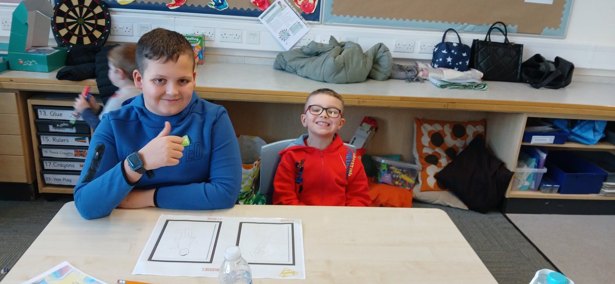 P1aNewarkPS's tweet image. A lovely end to Book Week Scotland! Sharing our whole school Talk for Writing text &apos;Supertato&apos; with our wonderful P7 buddies! Amazing illustrations! ❤️🦸‍♀️🦸‍♂️Thank you for having us. #BookWeekScot @NewarkPrimary