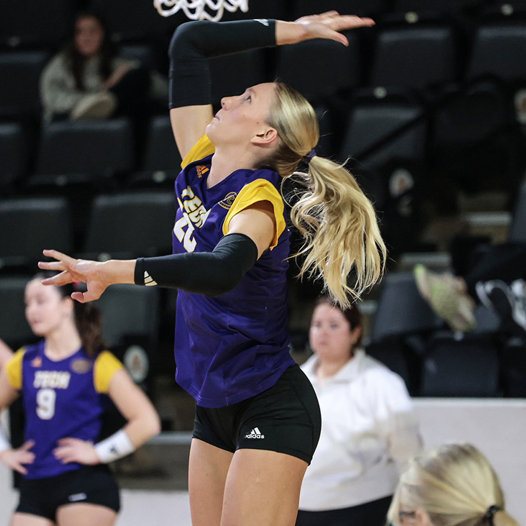 𝗢𝗩𝗖 𝗩𝗼𝗹𝗹𝗲𝘆𝗯𝗮𝗹𝗹 🏐 𝗢𝗳𝗳𝗲𝗻𝘀𝗶𝘃𝗲 𝗣𝗹𝗮𝘆𝗲𝗿 𝗼𝗳 𝘁𝗵𝗲 𝗪𝗲𝗲𝗸
<a href="/TNTechVball/">Tennessee Tech Volleyball</a> senior Madolyn Isringhausen (<a href="/_madddddddie_/">maddie isringhausen</a>)

• Averaged 5.17 kills, 2.17 aces and 1.0 blocks/set; had 8 aces in match vs. UTM

#OVCit | #WingsUp