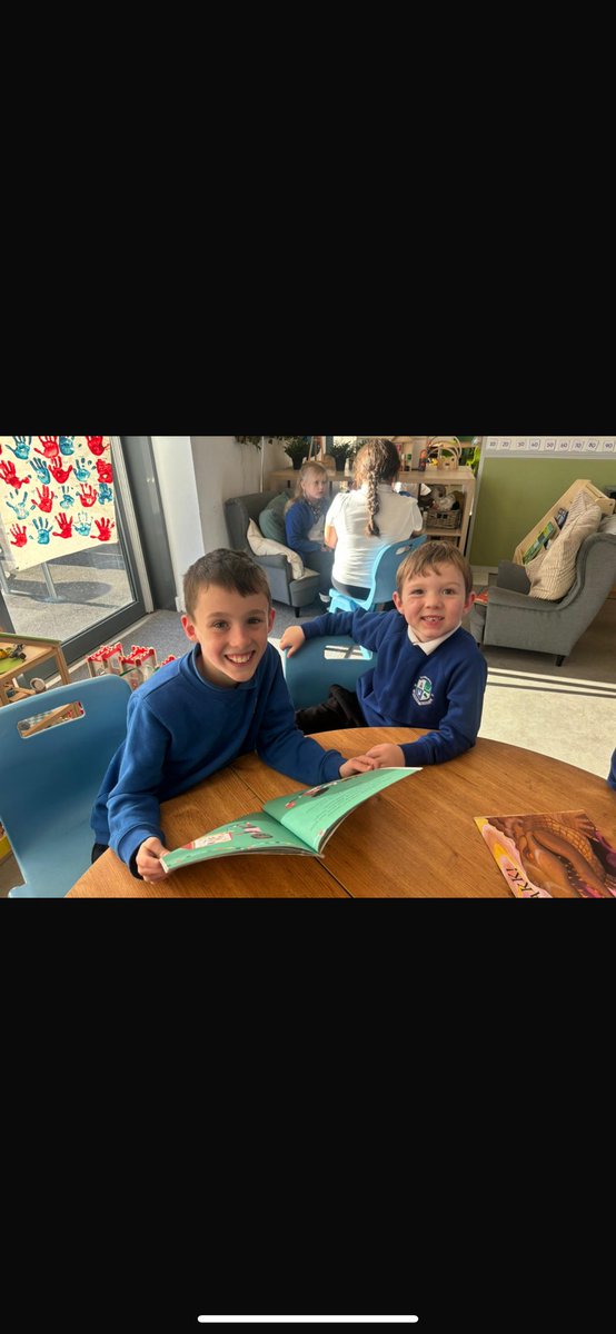 Primary 5 shared their love of reading with some Primary 2 pupils for #BookWeekScotland 📕😊 <a href="/scottishbktrust/">Scottish Book Trust</a> <a href="/AttainRen/">Renfrewshire Attainment Team</a>