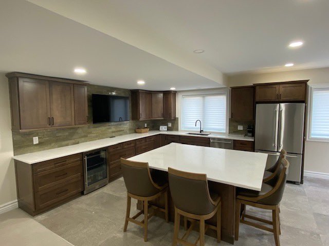 QualityLumber3's tweet photo. Just putting the finishing touches on a new construction home in Farmington.
Shiloh and KraftMaid Cabinetry with MSI Quartz Counter Tops
Designed by Mike Z https://t.co/X6vNZJzvmM
