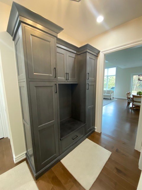 QualityLumber3's tweet photo. Just putting the finishing touches on a new construction home in Farmington.
Shiloh and KraftMaid Cabinetry with MSI Quartz Counter Tops
Designed by Mike Z https://t.co/X6vNZJzvmM