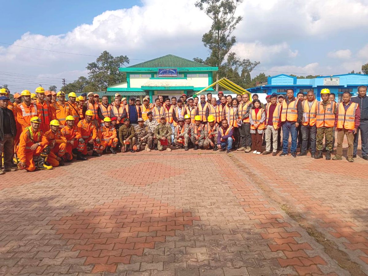 01NDRF's tweet photo. preparation for disaster response mitigation with district admin- mock exercise on earthquake at Dc Office, #Mawkyrwat, #Distt-South West Khasi Hills, #Meghalaya.
#आपदा_सेवा_सदैव_सर्वत्र #saving_lives_and_beyond
@NDRFHQ
@ndmaindia https://t.co/w4hcbKr20k