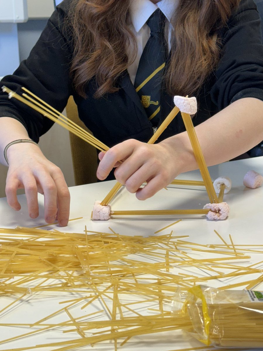 Laura McCallion tweet media