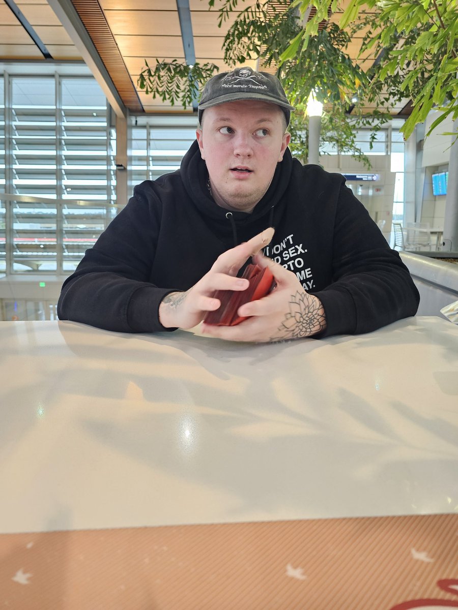 Anyone at the Sacramento airport wanna play a few games?