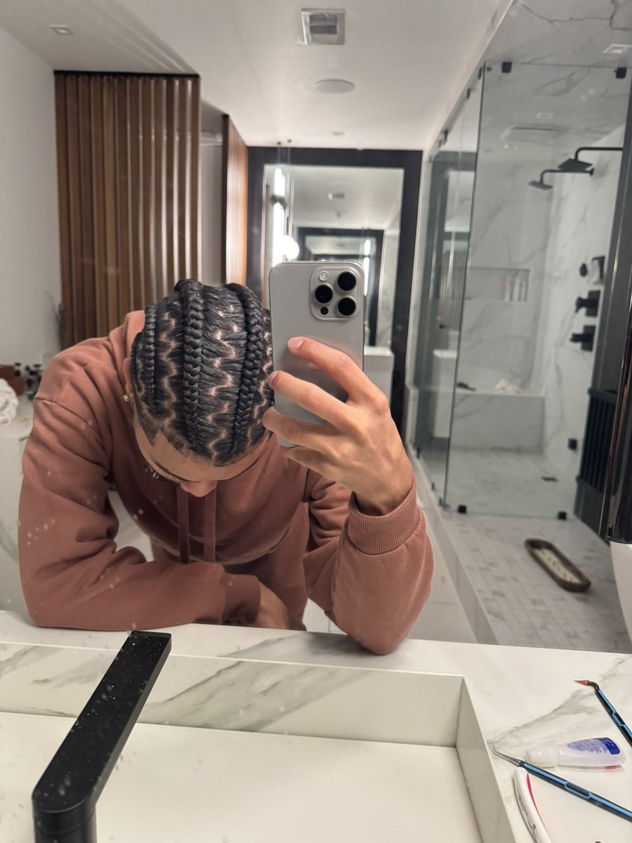 _vws__'s tweet image. Told her to freestyle and she understood 🔥