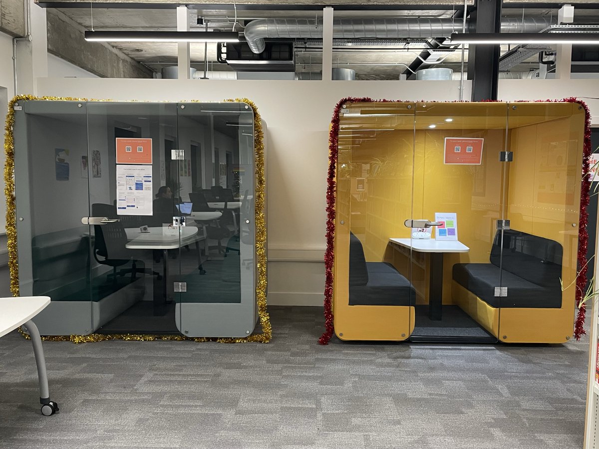 TheLibraryHUD's tweet image. ✨🎅🎄It&apos;s never too early to decorate!🎄🎅✨

#covunivauxhall #coventryuniversity