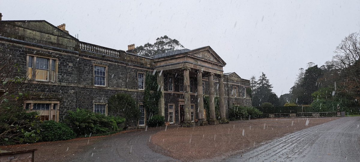 NTmountstewart's tweet photo. ‼️Visitor Notice‼️

Due to weather conditions overnight and very high winds expected in the morning. Mount Stewart will be closed in the morning (Saturday 23 Nov).  We hope to reopen at 12 but please check back on our socials or website before travelling to Mount Stewart. https://t.co/JubtQFtuyU