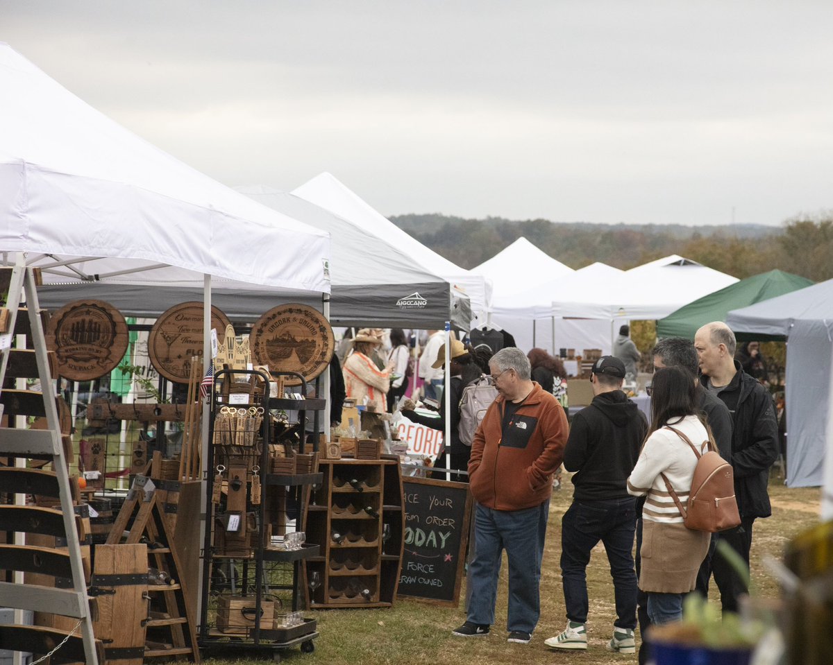 A few highlights from our last Market with over 30 amazing vendors! 🍂 Don’t miss our Christmas Market  on Sunday, December 1st, from 11 AM to 5 PM. See you there! 🌟
