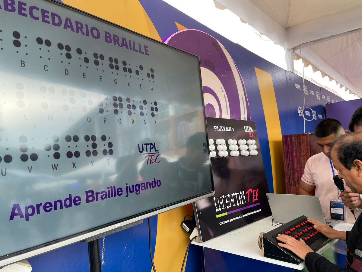utpl's tweet photo. #UTPLTEC presenta "Visión TEC", un proyecto innovador que ayuda a personas con discapacidad visual👁️🗨️
📚 Este sistema de aprendizaje braille inclusivo y didáctivo utiliza tecnología 💻 para apoyar a personas con discapacidad visual en #Loja 🌟.
🤝 Una iniciativa liderada por #UTPLTEC con el talento de estudiantes de la carrera de Computación y Telecomunicaciones de la #UTPL 🚀.
📍 ¡Descúbrelo en la Plaza de la Cultura hasta el 23 de noviembre! 🎤👓