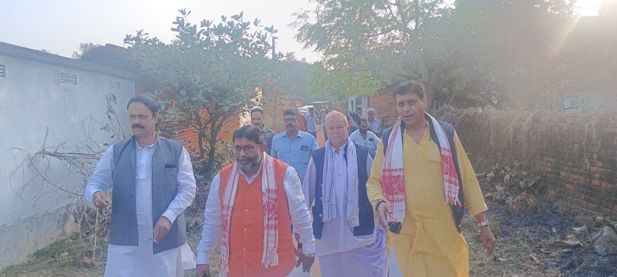 PKC2500's tweet photo. जनसम्पर्क से समर्थन | भदवा, गांडेय विधान सभा |

#jharkhandassemblyelection2024
@RavindrarayBJP @BJP4Jharkhand https://t.co/6byFqT2ydB