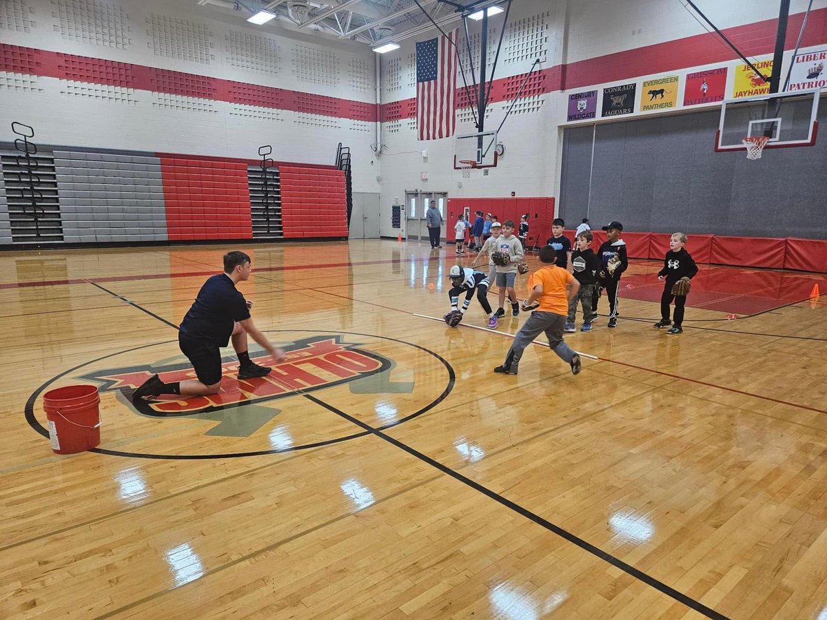 JamieCanvin1's tweet photo. From the thought, to the approval, to the attendance…Jake you have ran a great camp for these young baseball players.  The drills and conversations you have exposed them too at a young age is so valuable.  @JCanvin    Job well done! https://t.co/1lPEVGFyzA