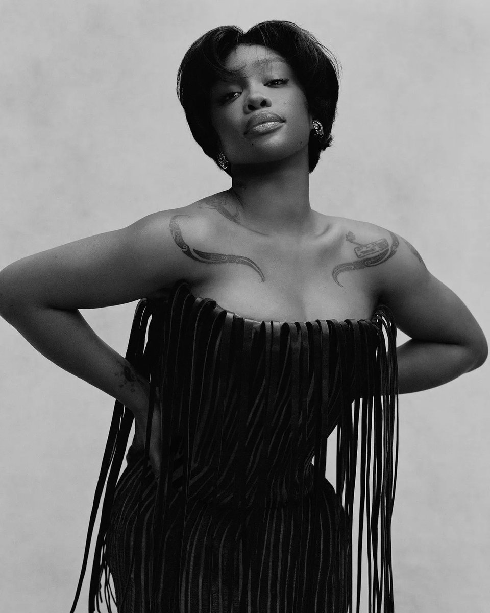chartdata's tweet photo. SZA featured on multiple tracks on Kendrick Lamar's new album 'GNX'. https://t.co/ssdcjv3Pvu