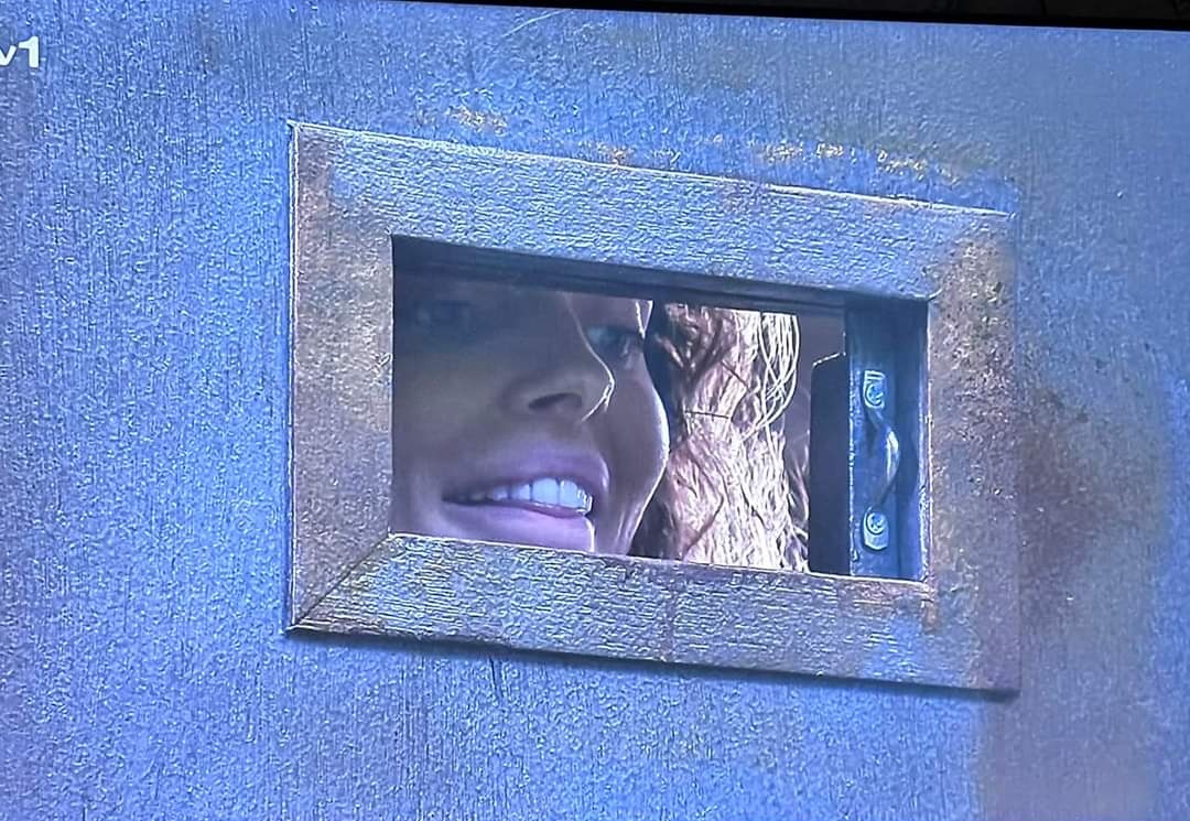 ClassyCowles's tweet photo. “Your parcel is out for delivery.” 

Me: 
#ImACeleb #imacelebrity #maurahiggins #imacelebrity2024 https://t.co/ykp3uKgQ49
