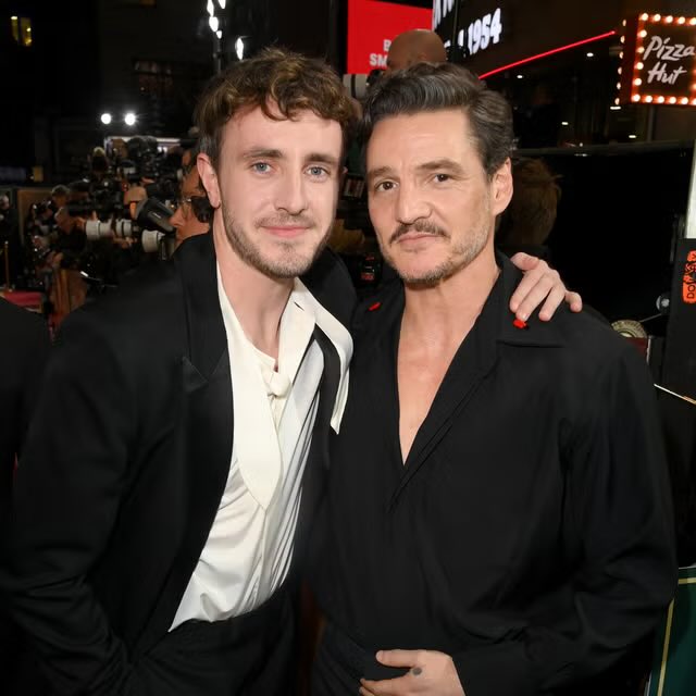 wandasbarbiex's tweet photo. pedro pascal isn’t the stepdad he’s the dad that stepped UP 🙏🏻🙌🏼 https://t.co/lRv9EIuNnj