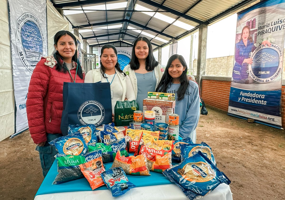 FIMLM's tweet photo. #FimlmMéxico 🇲🇽| 120 personas de la Sierra Norte de Puebla, recibieron ayudas para solventar sus necesidades más apremiantes. Gracias al aporte de donantes como Costco y Refaccionaria Royal, continuamos trabajando por el bienestar de las familias.

👉 https://t.co/oiiGK0u5dn https://t.co/AMCwA1ZVsl