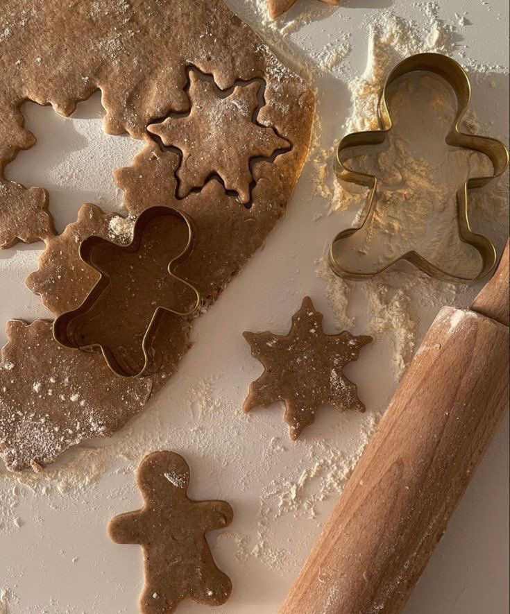 making gingerbread 🤍