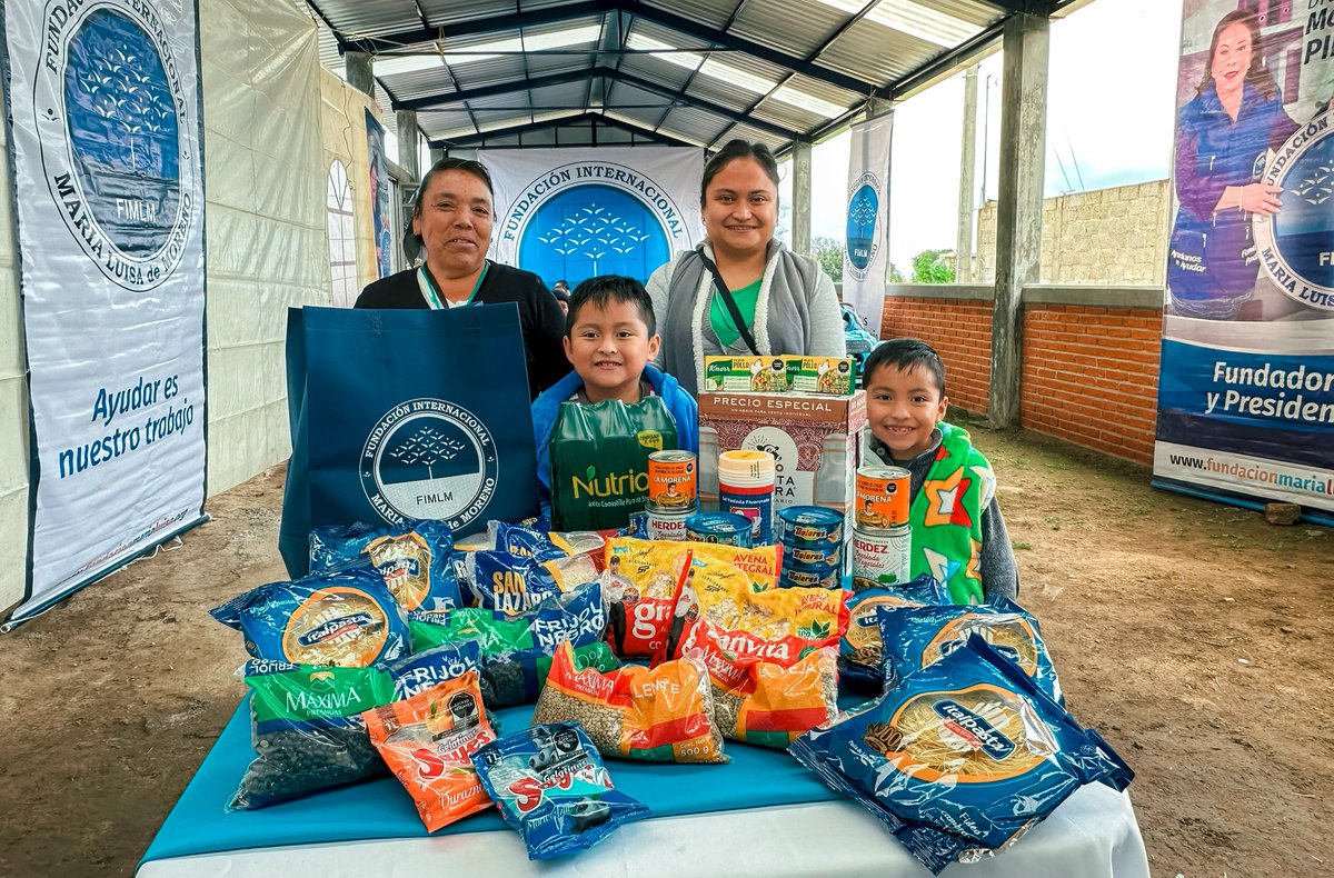 FIMLM's tweet photo. #FimlmMéxico 🇲🇽| 120 personas de la Sierra Norte de Puebla, recibieron ayudas para solventar sus necesidades más apremiantes. Gracias al aporte de donantes como Costco y Refaccionaria Royal, continuamos trabajando por el bienestar de las familias.

👉 https://t.co/oiiGK0u5dn https://t.co/AMCwA1ZVsl