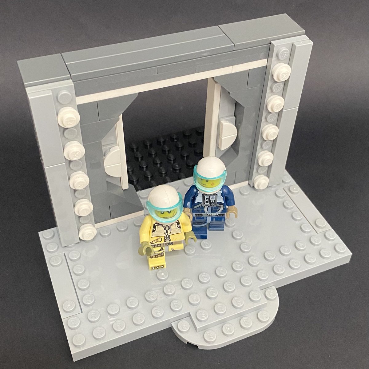 brickpandorica's tweet image. #DoctorWho shows us the future with a right pair of spacewalkers on cyber-thriller Wheel in Space. 

How thoughtful of #LEGO Group to produce Antoc Merrick and Bossk Star Wars minifigures just to satisfy global demand for #2ndDoctor Lego fun.

#legodoctorwho
