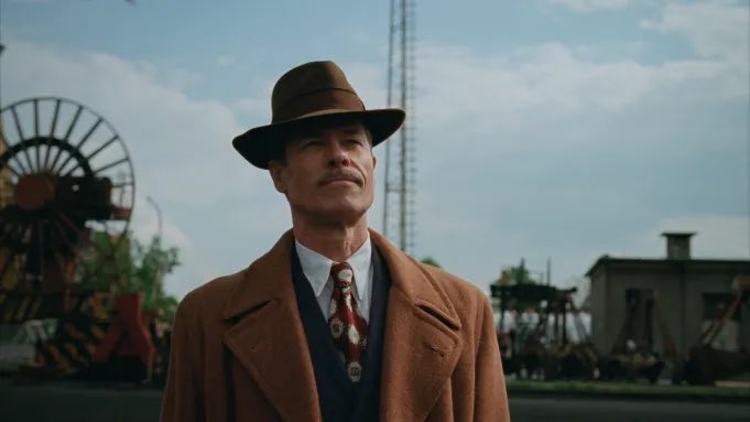 FilmUpdates's tweet image. First look at Guy Pearce in ‘THE BRUTALIST’