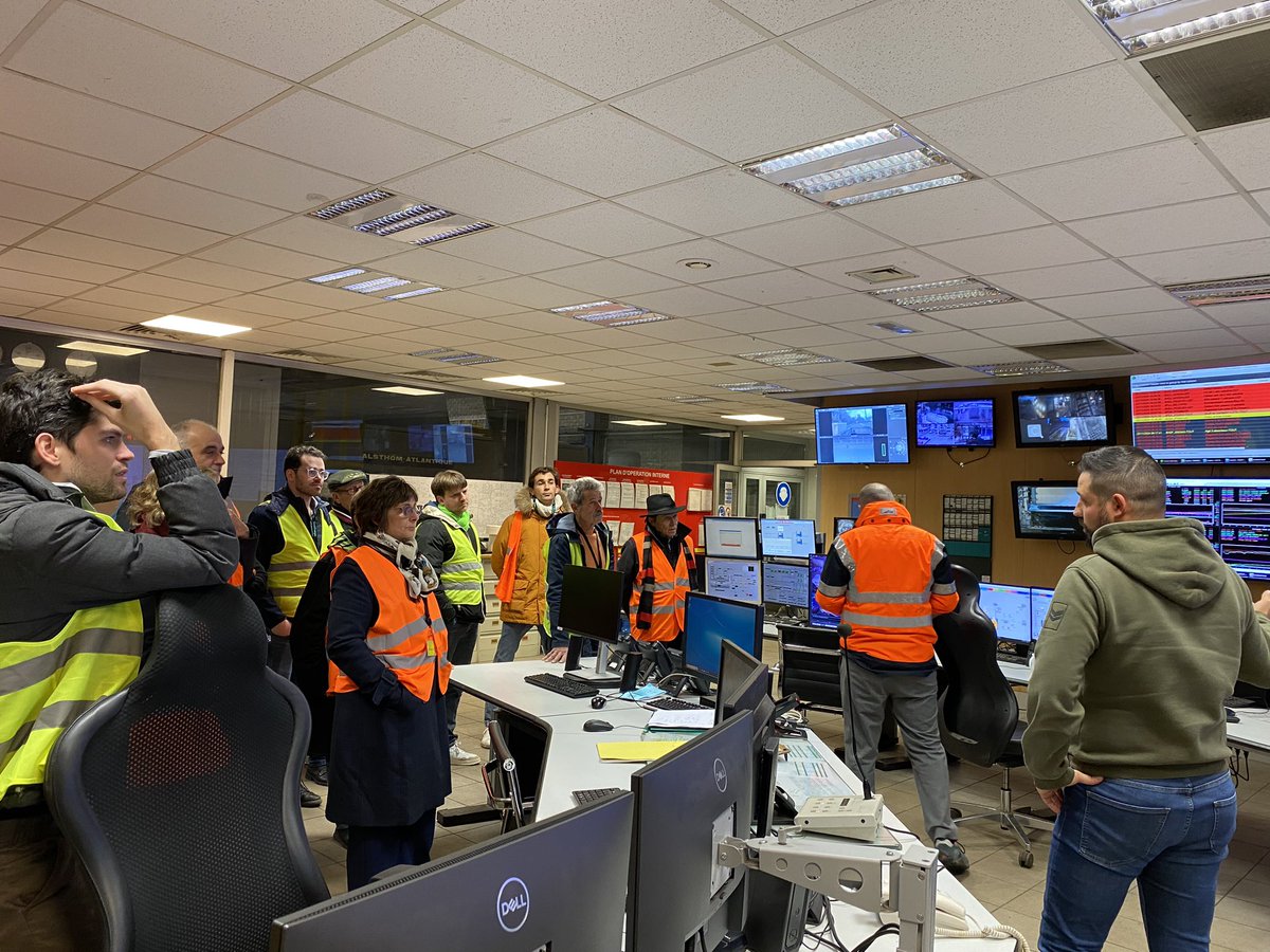 GrandEstEcolo's tweet photo. 🏭 A la rencontre des https://t.co/V6oOnkLMZK de la centrale Emile Huchet de Saint-Avold 

Une transition juste est à la fois possible et nécessaire ! 

#énergies 
#tranisitionénergetique https://t.co/uBCDQiiqHJ