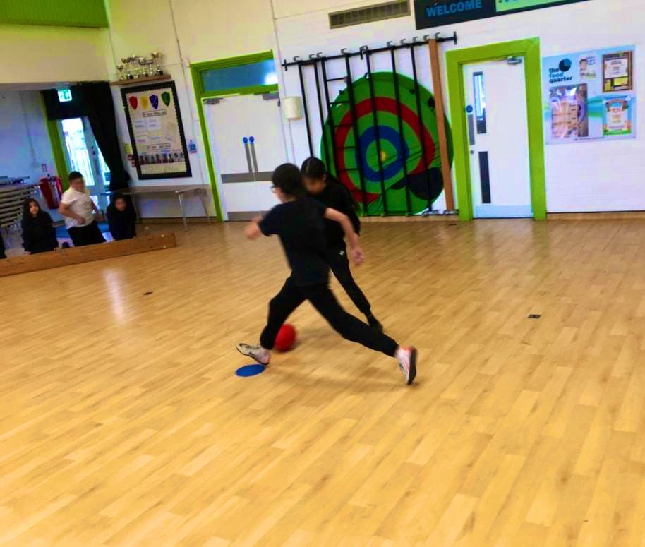 BankfootPrimary's tweet photo. 🌟The children had a blast at our intra-house 4-corner football competition! ⚽️🏉 The kids played with a rugby ball, and it was wild! The unpredictable bounce made for some hilarious and exciting moments as they tried to score goals. It was laughter all around!🌟#UnpredictableFun https://t.co/XwXrTQETsM