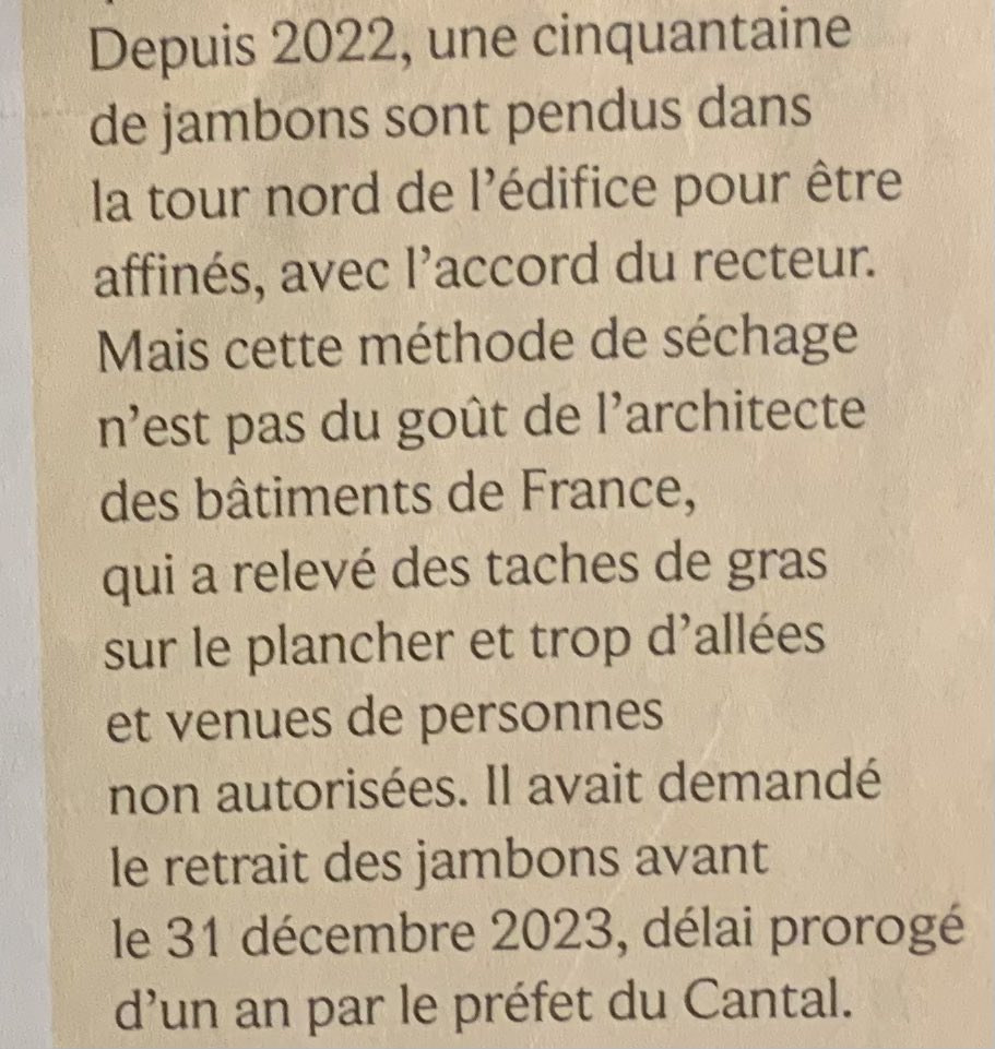 Controverse à propos des jambons de la cathédrale de Saint-Flour. L'histoire et son dénouement sont racontés par Famille Chrétienne, N°2493.