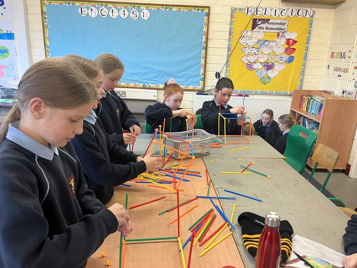 Fifth class were the fortnightly senior winners of the ‘That’s Maths!’ today at assembly. They were awarded with the new box of STEM activities in the afternoon. Lots of great teamwork skills as you can see 📸 <a href="/RathnureNS/">Rathnure NS</a>  <a href="/mathsweek/">Maths Week Ireland</a>