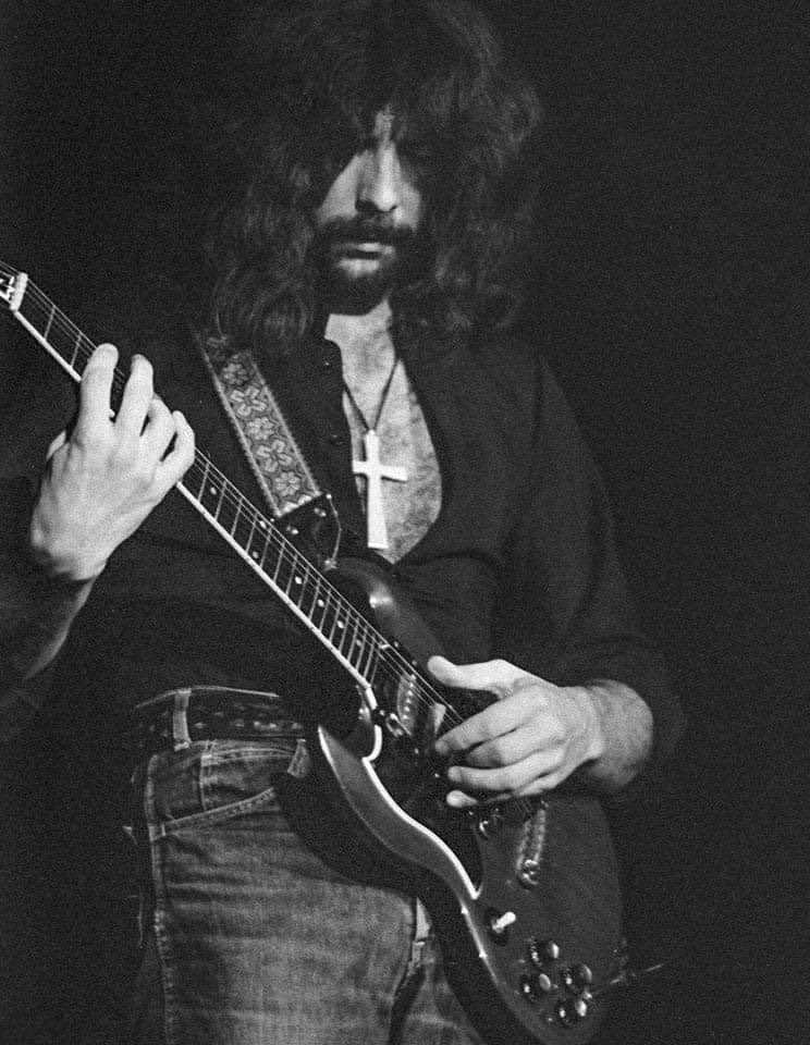 Tony Iommi tweet media