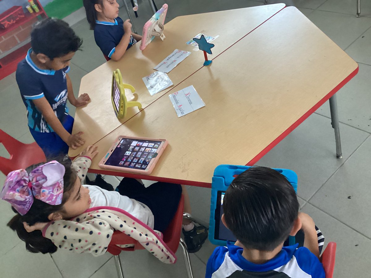 rosar38761's tweet photo. Los alumnos de K3 estuvieron realizando su propio video ( Growing up)  en la aplicación de iMovie, donde ellos adjuntaron su canción favorita e incluso iban redactando sus crecimiento💕 https://t.co/4L93nggm6a