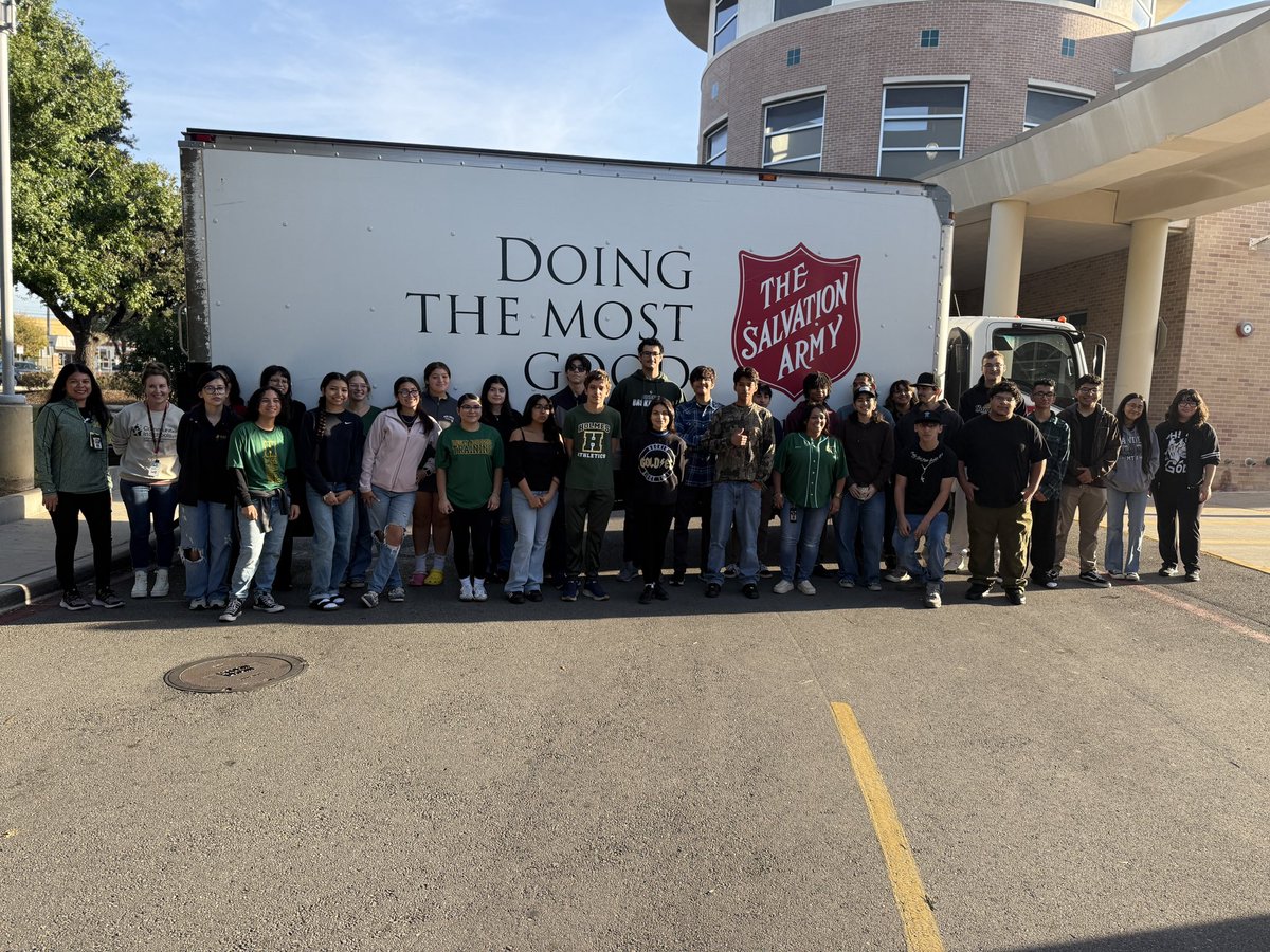 CoachPPadilla's tweet photo. Transformational Coaching. Huskies serving our community. Alumni continuing to be servant leaders. @NISDHolmes @nisd_nsite @NISD @NISD_Athletics @SAHolmesSports @HolmesHSCheer @HhsGoldies https://t.co/Hi9yRigM83