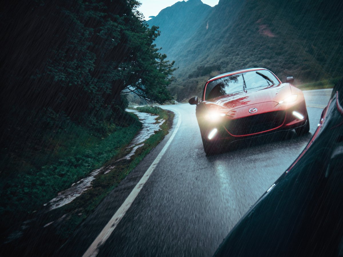 Miata drivers don't let rainy days dampen their joy. #MazdaMX5 (📸: IG/shifted_frames)