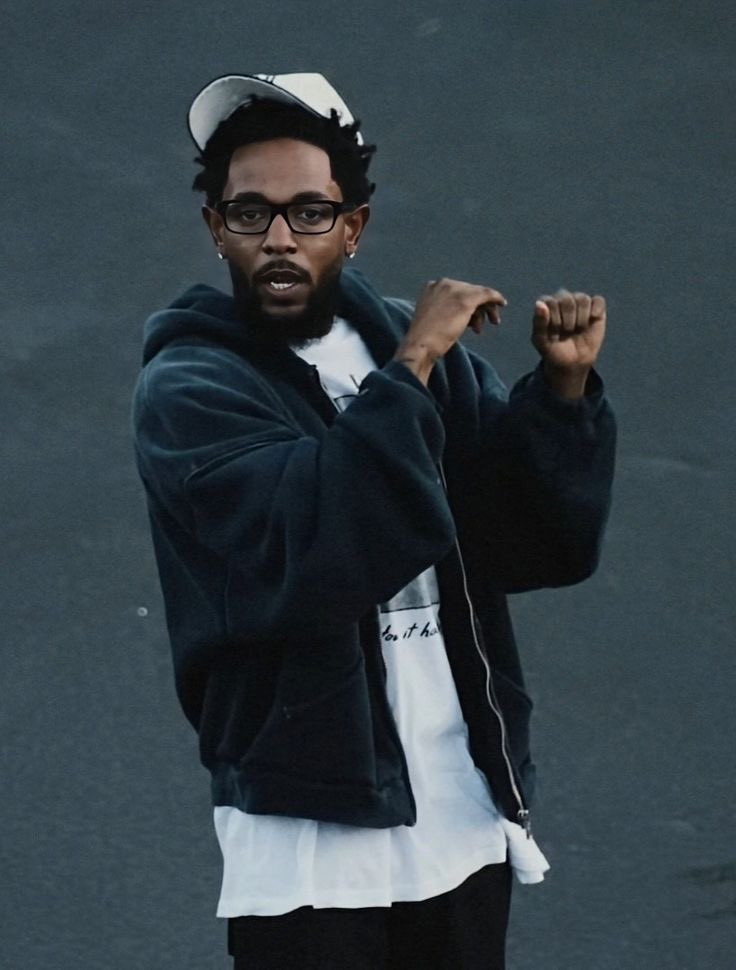 ComplexMusic's tweet photo. “Got the Super Bowl and Nas the only one congratulate me, all these n**** agitated I’m just glad it’s on their faces”

—Kendrick Lamar on “Wacced Out Murals” https://t.co/U7mZ4g0KIE